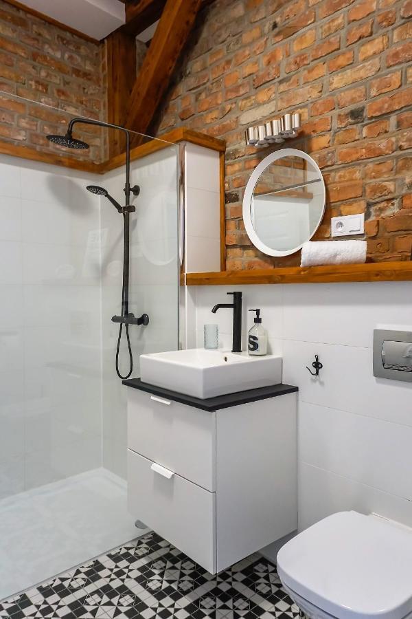 Apartamenty Torunskie Pod Krzywa Wieza Bagian luar foto